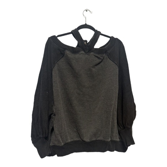 Free People These Shoulders Pullover HARD TO FIND Grey Black Sweater Size M/L - Picture 2 of 5